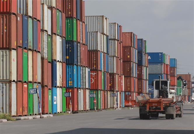 Container ùn ứ tại cảng