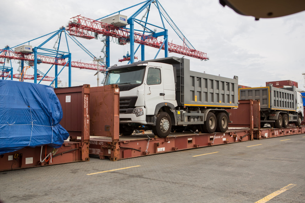 Cont Flat rack chở xe tải Cont Flat rack chở xe tải