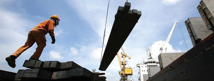 Thép nhập tại cảng Thép nhập tại cảng